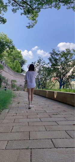 依芝の心里苦主播照片
