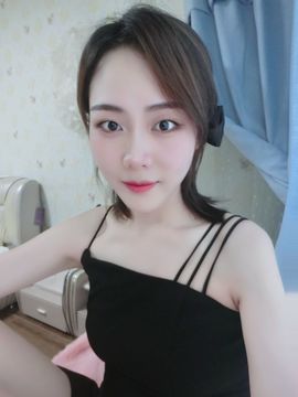 奕露西$唱歌主播照片