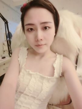 奕露西$唱歌主播照片