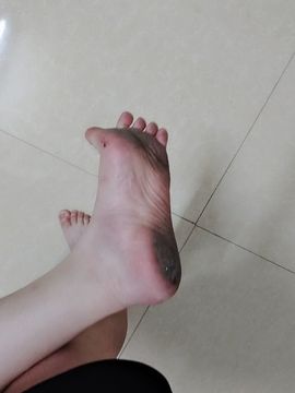 一树梨花压海唐同学☞主播照片
