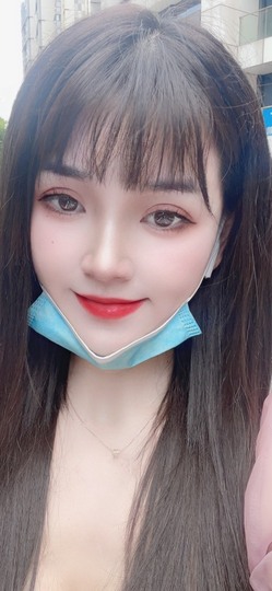 果果～饿懵了主播照片