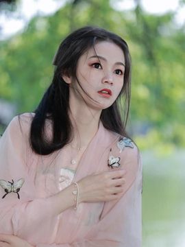 小甜贪财好色💕主播照片