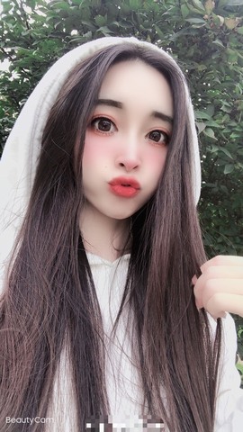 小玲宝🧸安静唱歌主播照片