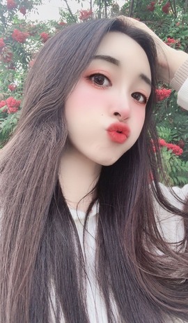 小玲宝🧸安静唱歌主播照片