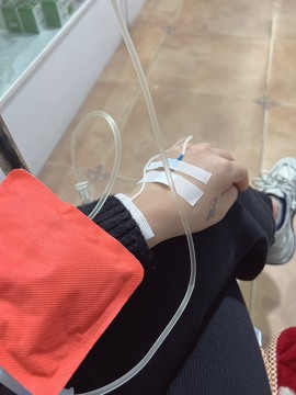 近视又散光主播照片