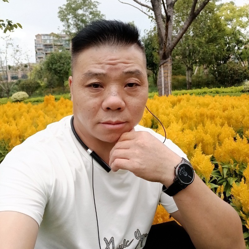 学哥，第一次开直播的主播海报