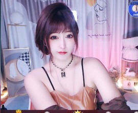 近视又散光主播照片