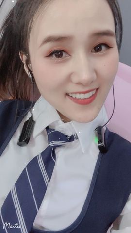 小婷🎤烟嗓☆づ的图片