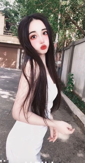 小玲宝🧸安静唱歌主播照片