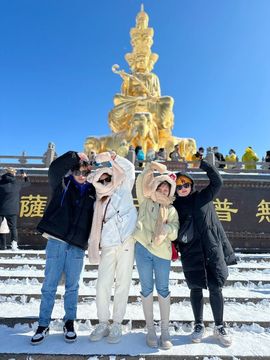 呀呀哟嘿、主播照片
