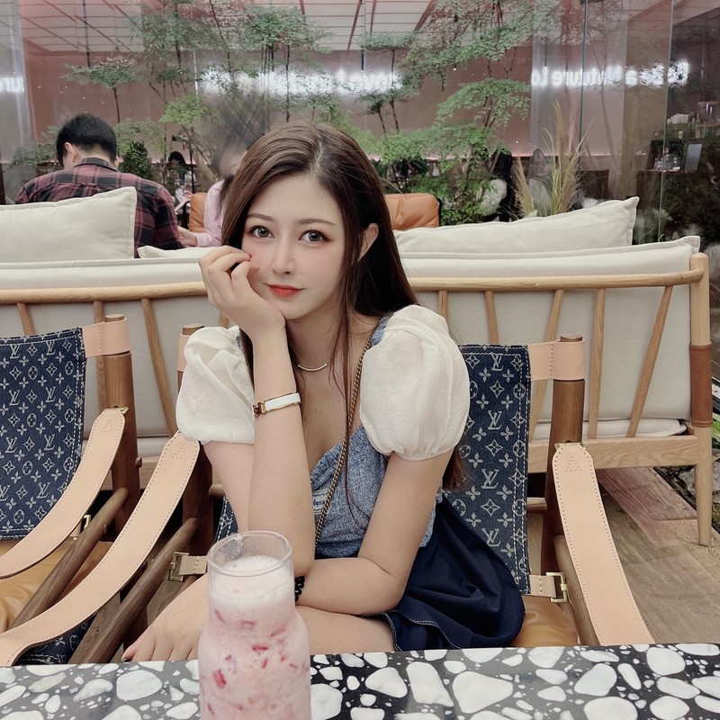 甜甜圈圈x的主播海报