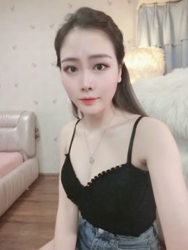 .奕露西￥唱歌.主播照片