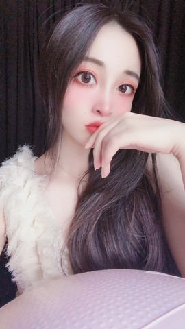 小玲宝🧸安静唱歌主播照片