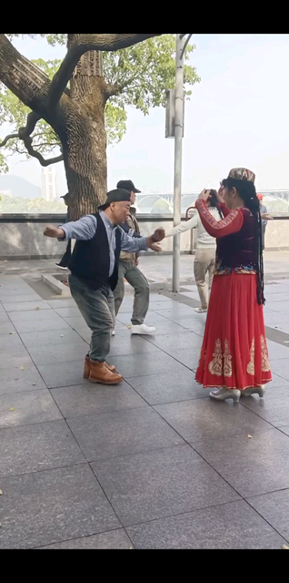 哈哈哈，跳一曲。