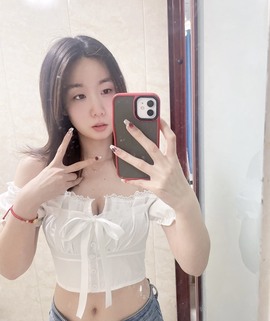 小小♥休的图片