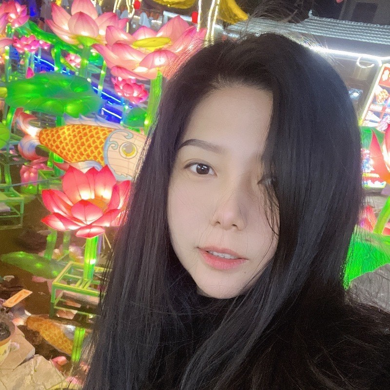莎莎^_^t海报