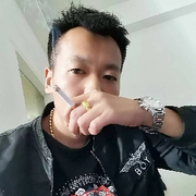 -老黑。
