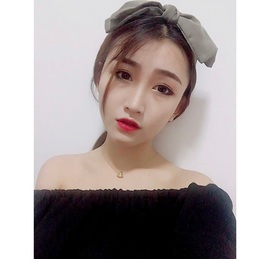 仙女黄妍钰主播照片