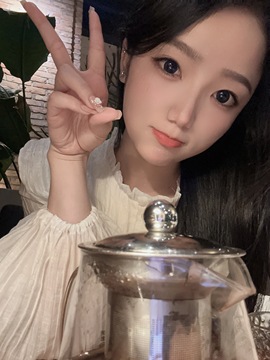 初遇欣颜主播照片