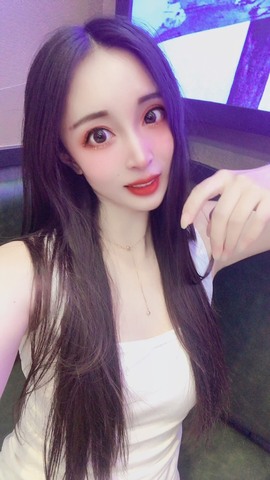 小玲宝🧸安静唱歌主播照片