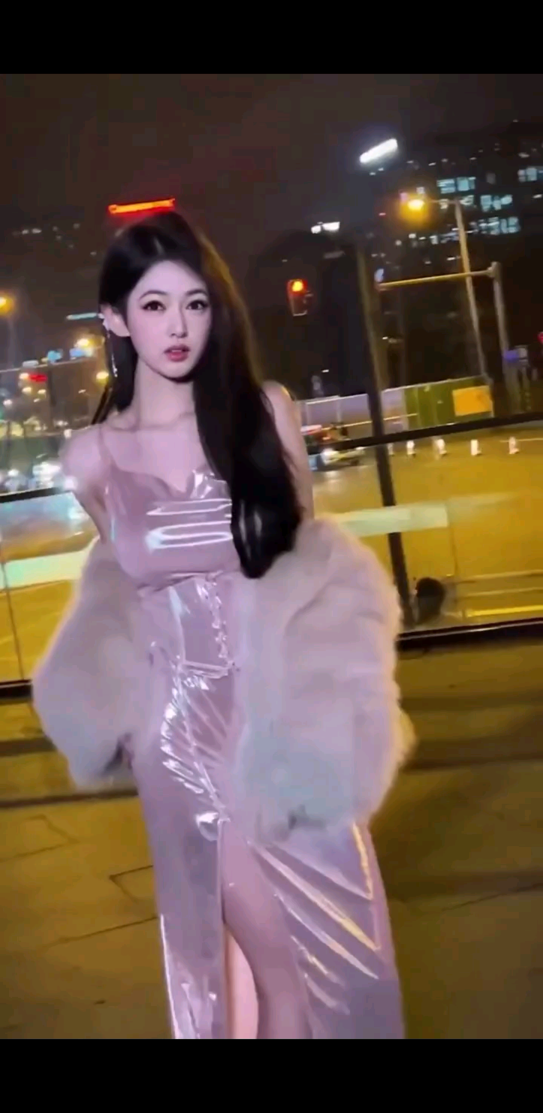 我还是比较喜欢这套衣服😍