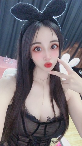 小玲宝🧸安静唱歌主播照片