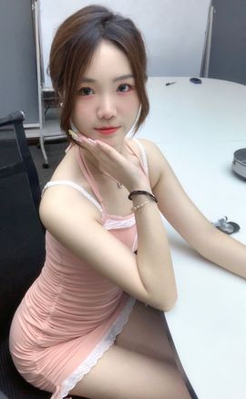 申萌萌主播照片