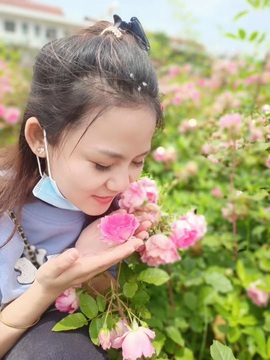雪児驾到停播主播照片