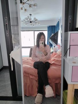 小甜贪财好色💕主播照片