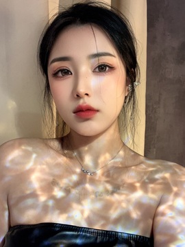思思👑主播照片