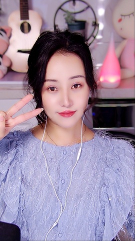 佩妮🎤一路长红的图片