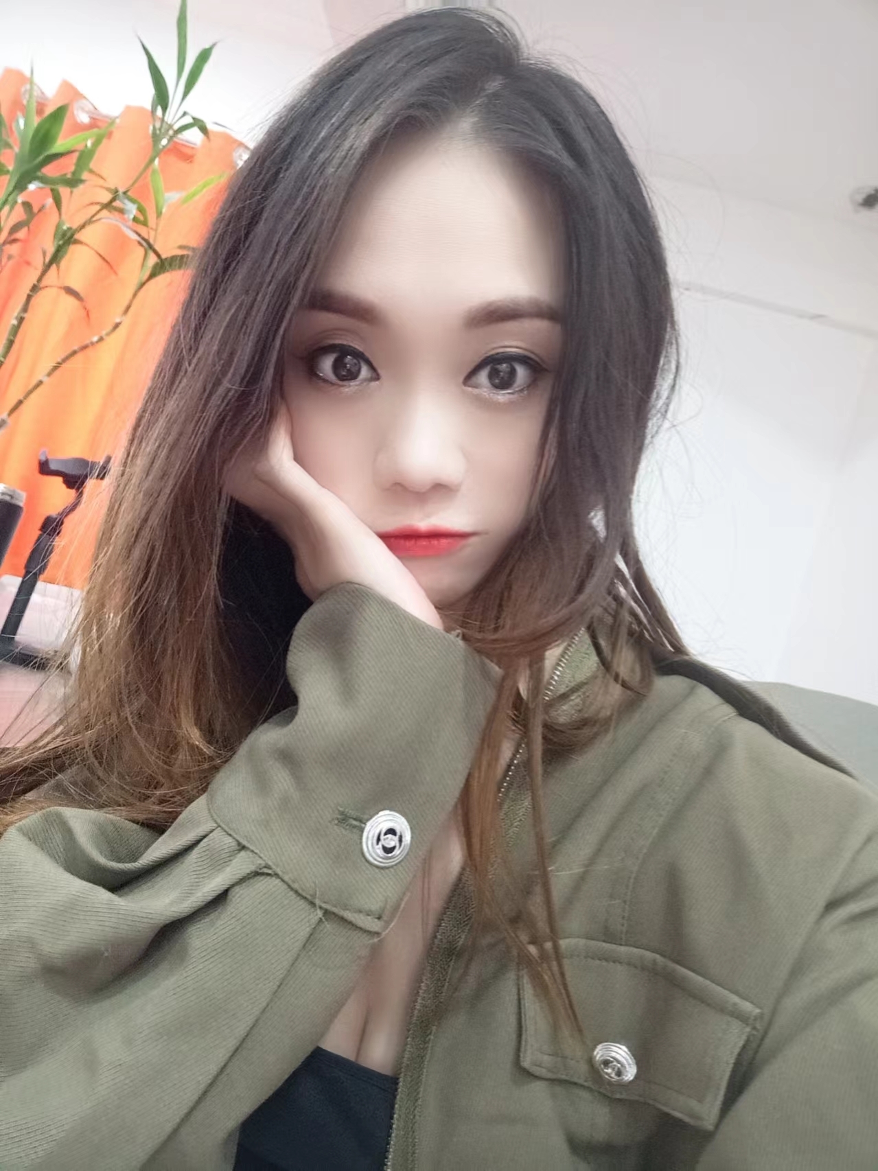 @洛颜💘莓🈶烦恼的图片