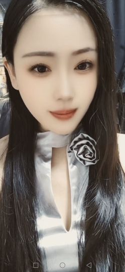 全平台最惨的玫瑰主播照片
