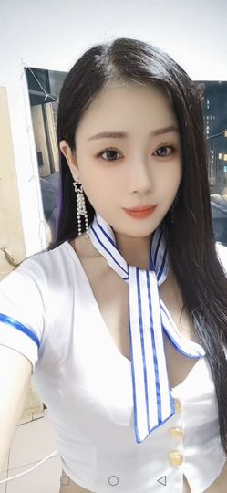 全平台最惨的玫瑰主播照片