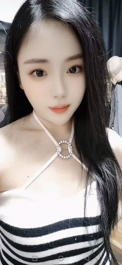 全平台最惨的玫瑰主播照片