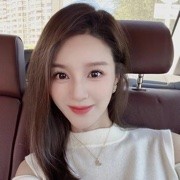 胸口上的玫瑰