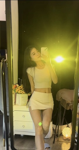 微晨美女主播照片