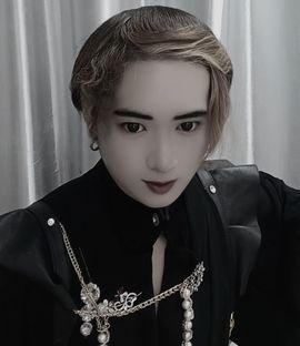少帅张显宗主播照片