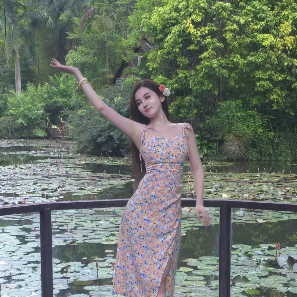 。茻。海报