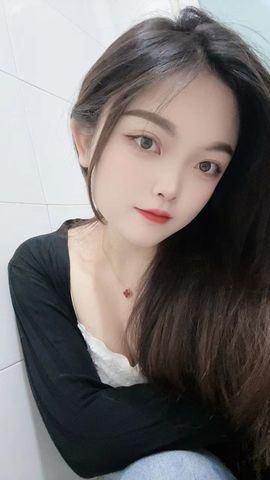 燕儿吃不饱的图片