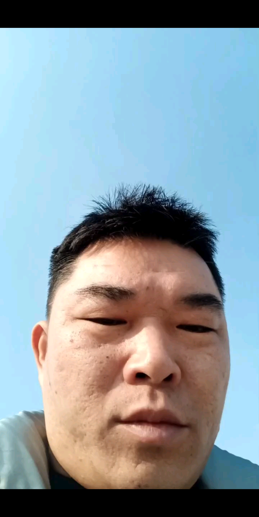 风大湖水波浪滚滚