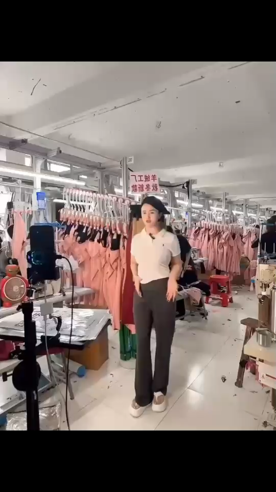 我老婆有正经工作，我