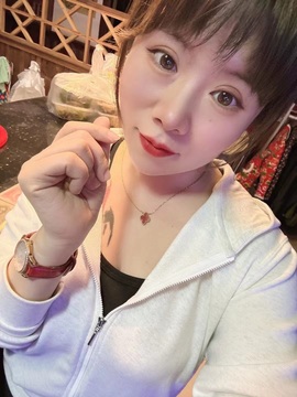 新月爱唱歌🎵🌷主播照片