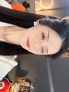 Wuli奶茶主播照片