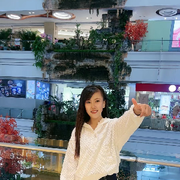 限量版女子欢迎追求海报