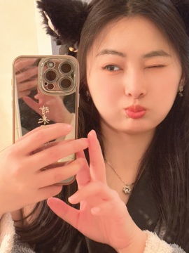 小蝶👑晚上播～的图片