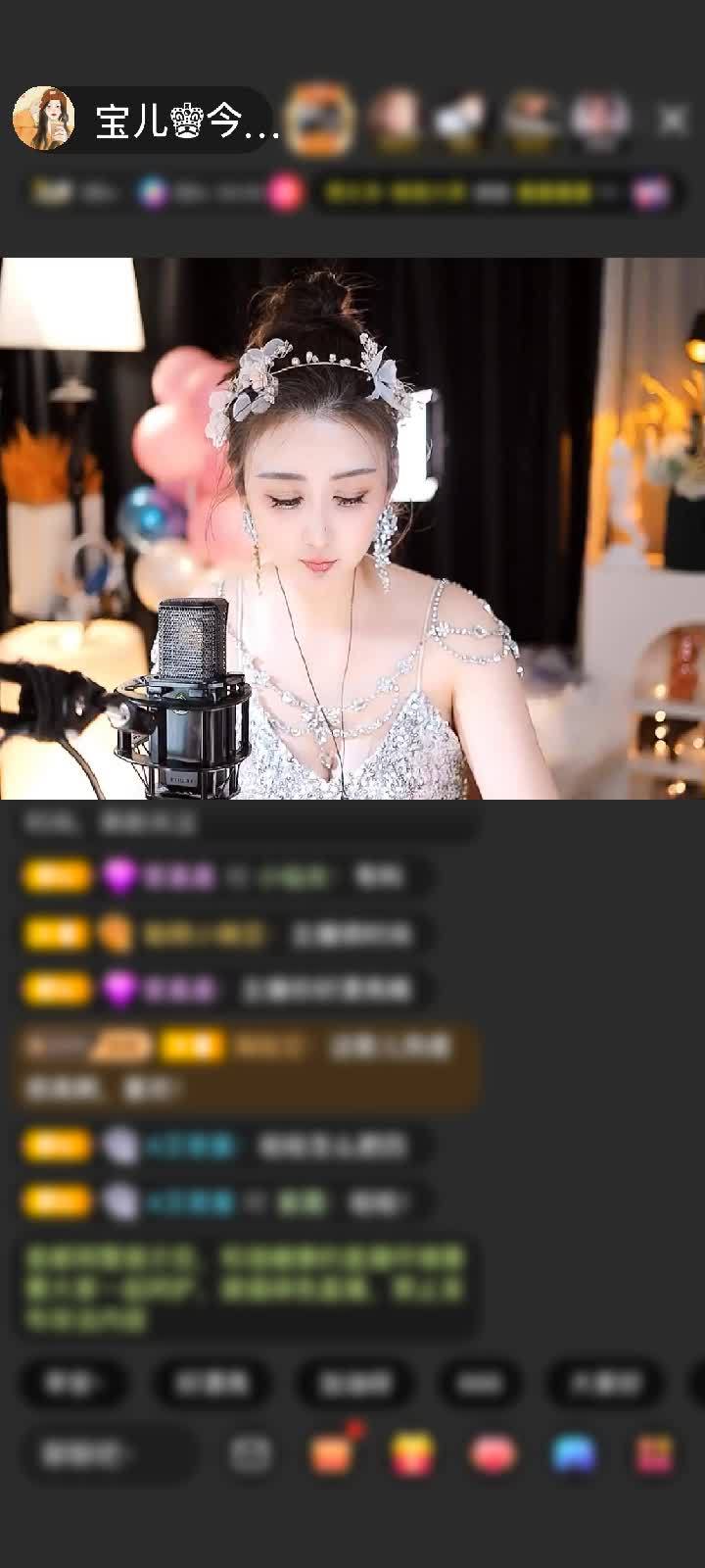 感谢莫七七♥小幸运赠送菜狗卖萌2个