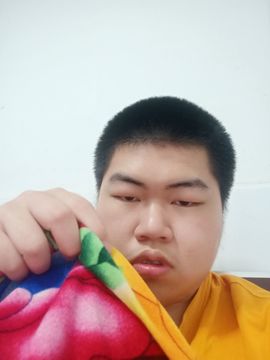 丁瀚霖磐繁鳘主播照片
