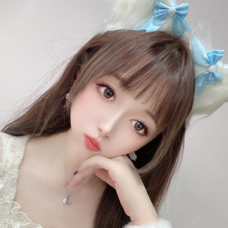 新人依依丫头海报