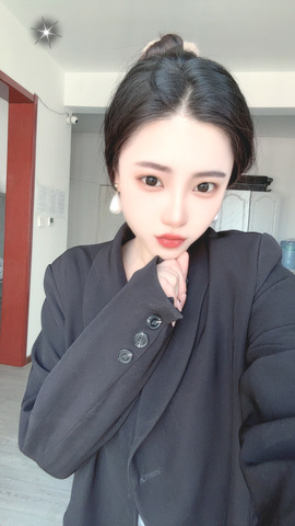 🍼爱笑~爱钱钱主播照片